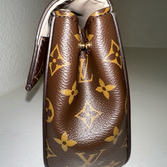 100% Authentic “Cluny Mini” Louis VuittonMonogram Satchel. Excellent Condition - Picture 12 of 14